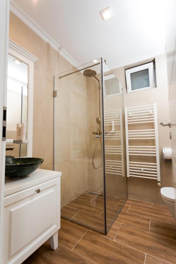Apartament Carolyne Bistrita  Bagian luar foto
