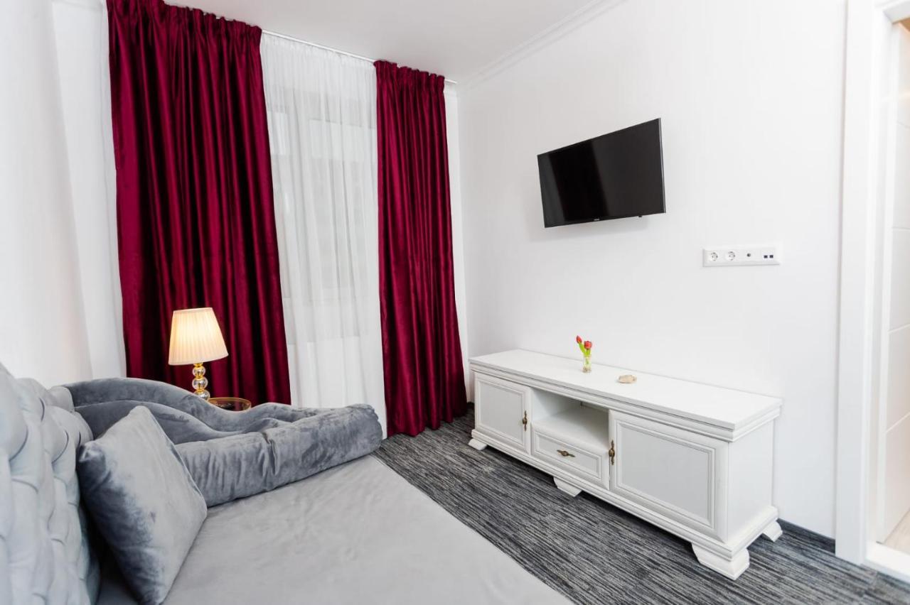 Apartament Carolyne Bistrita  Bagian luar foto